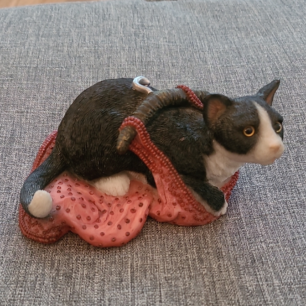 Stone Critters, The Cats Meow Figure